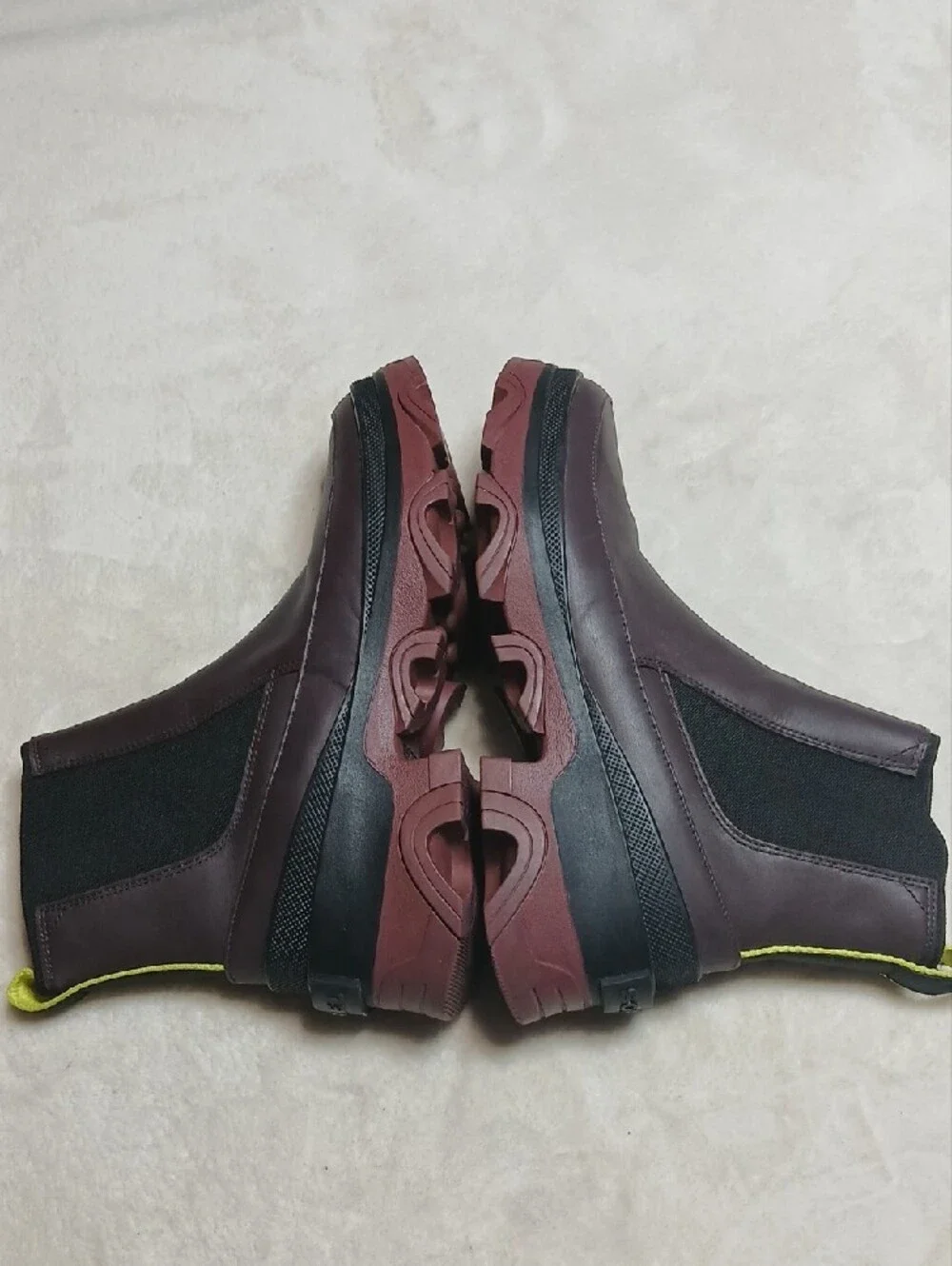 Sorel Brex Chelsea Boot in Plum with Neon Yellow Pull Size 9